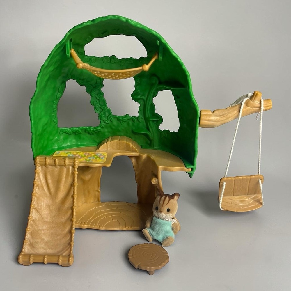 Calico Critters BABY TREE HOUSE Luke Hazelnut Chipmunk Sylvanian Families